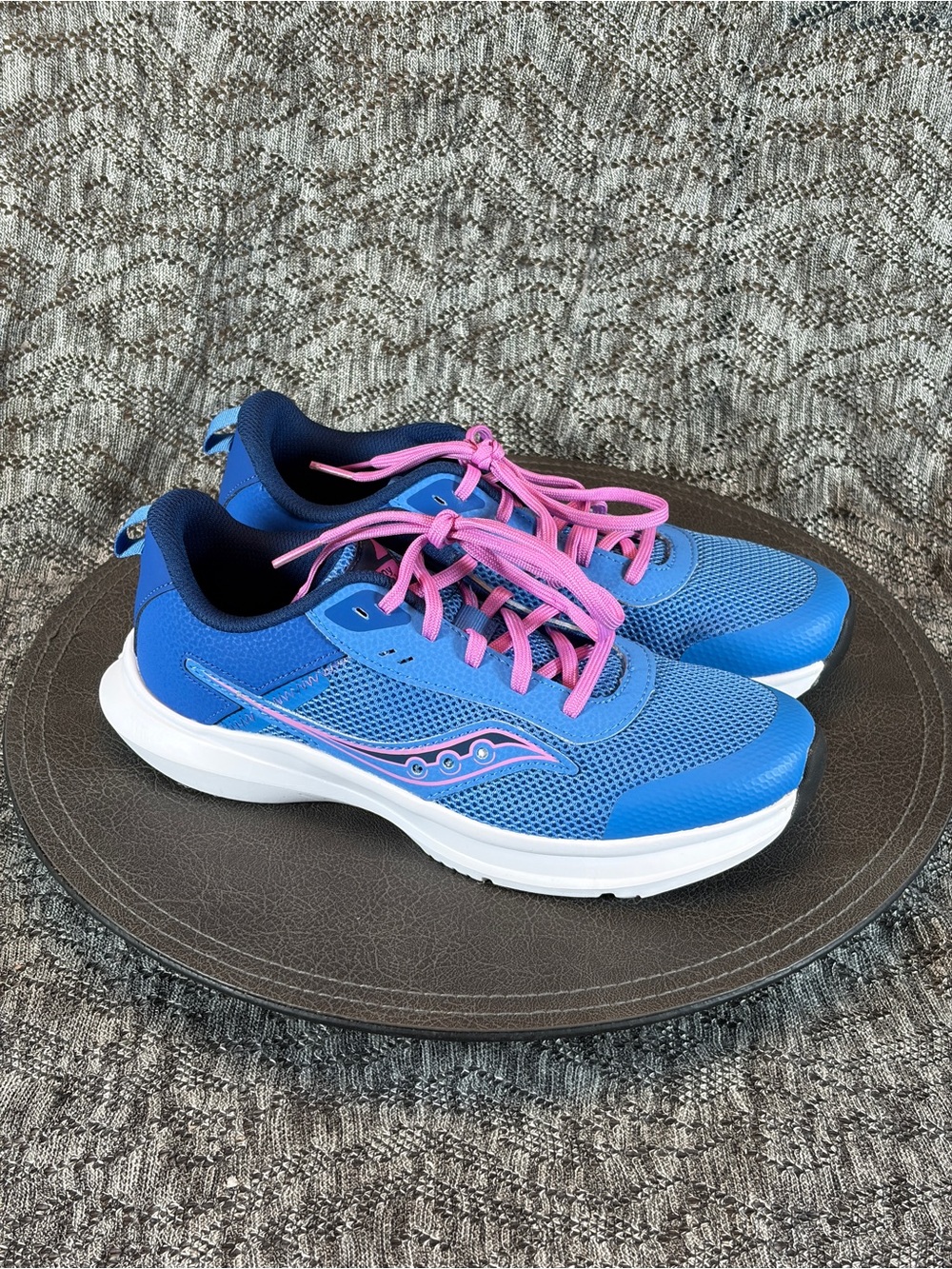 Saucony Kids Axon 3 sneakers shoe size 6